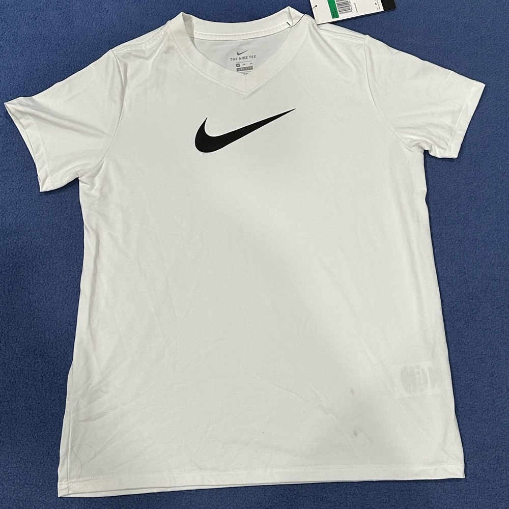 Nike girls white dri-fit v-neck T-shirt, size XL, BNWT